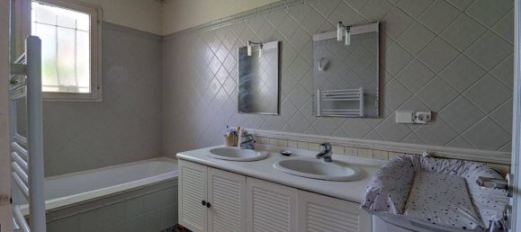 3 bedrooms House in Carrieres-sous-Poissy, France No. 184552 8