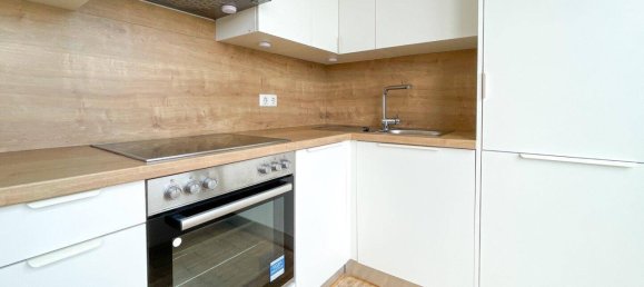 2 rooms Apartment in Hernals, Austria No. 195721 2