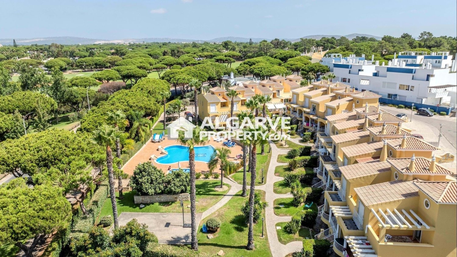 4 bedrooms Villa in Quarteira, Portugal No. 259196