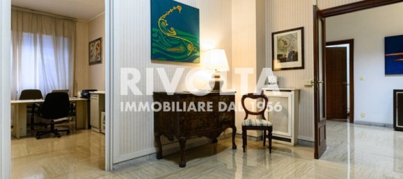 5 rooms Apartment in Rome, Italy No. 136100 11