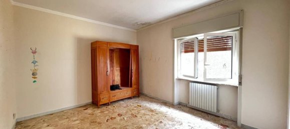 Apartamento de 3 dormitorios en Cosenza, Italy No. 39264 13