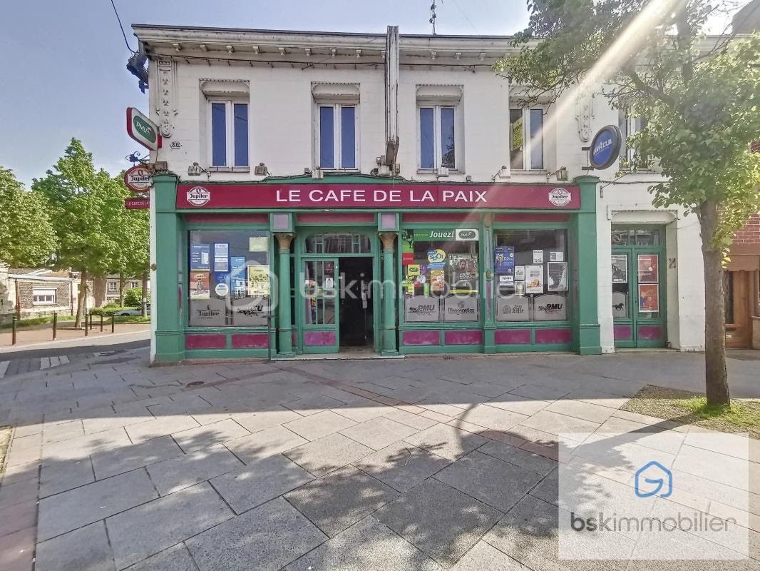 Propiedad comercial en Denain, France No. 288577