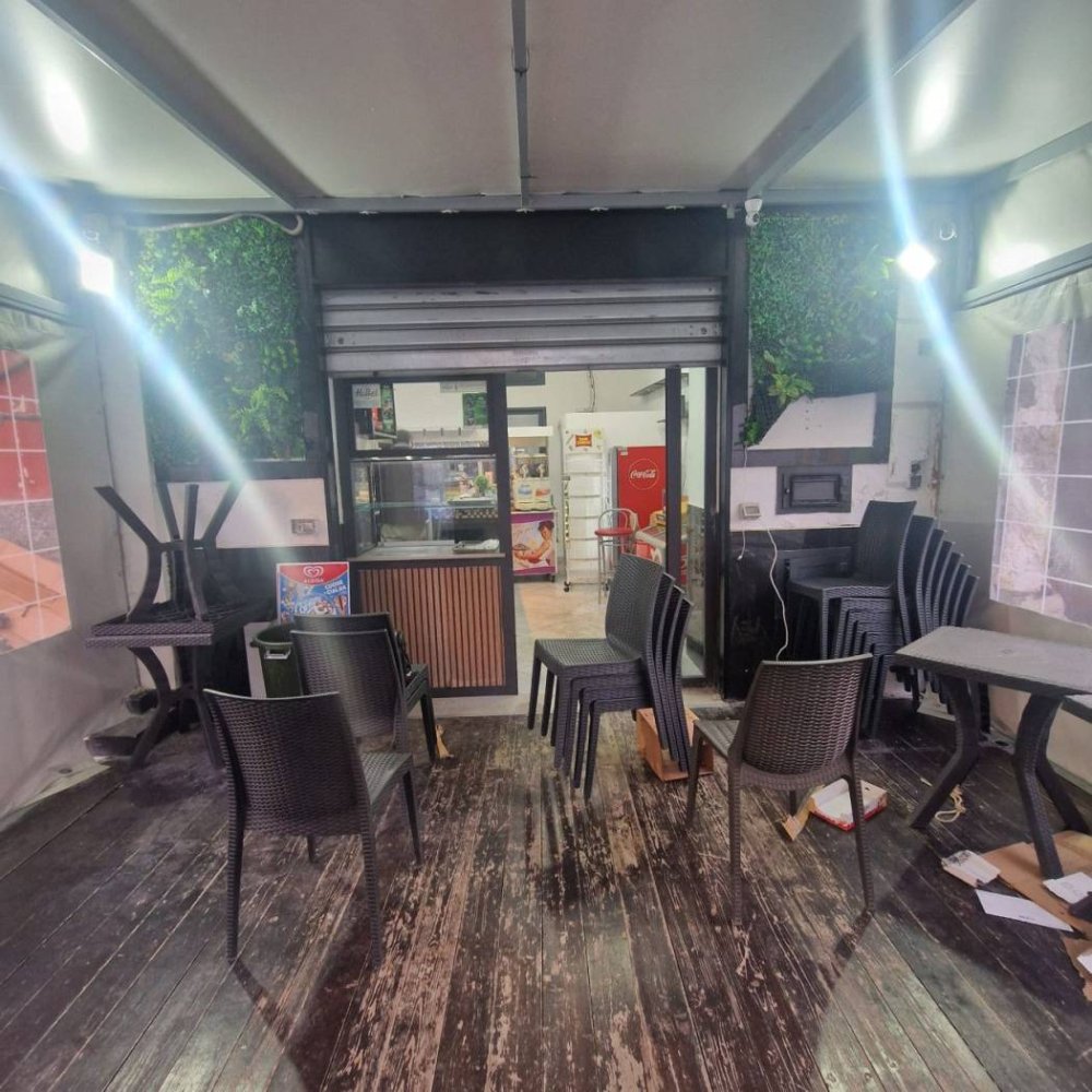 1-salle Propriété commerciale à Naples, Italy No. 135437