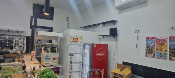 1غرفة عقار تجاري في Naples, Italy رقم 135437 2