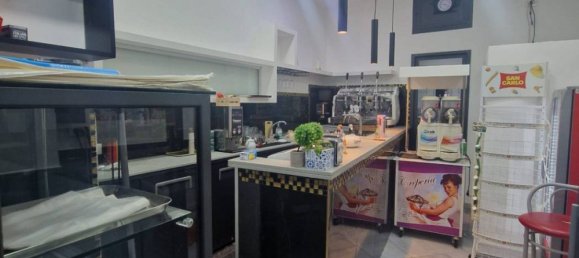 1غرفة عقار تجاري في Naples, Italy رقم 135437 3