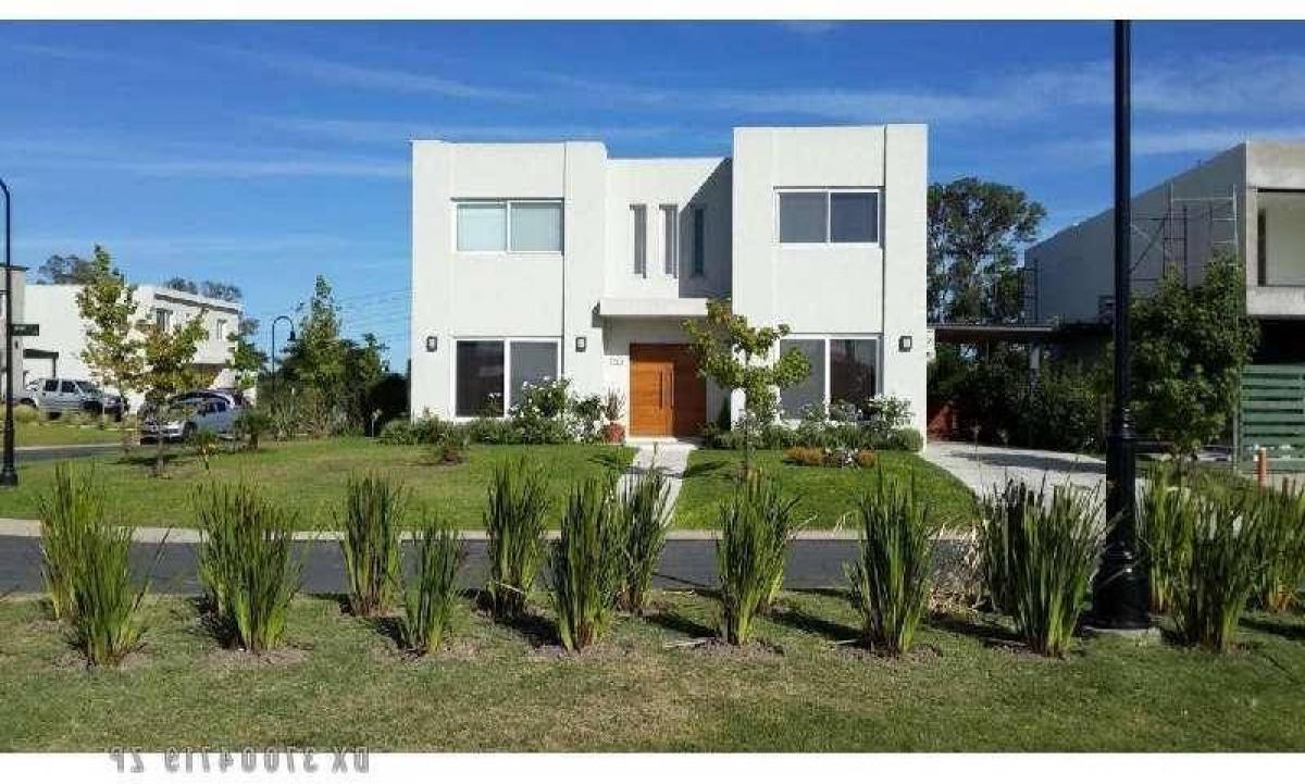 Дом с 4 спальнями в Тигре, Аргентина № 1752