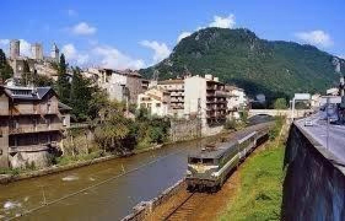 3 bedrooms Shop in Foix, France No. 21204