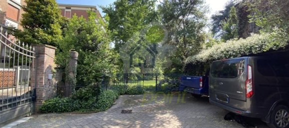 4 bedrooms Villa in Luzzara, Italy No. 128243 12