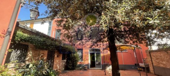 4 bedrooms Villa in Luzzara, Italy No. 128243 5