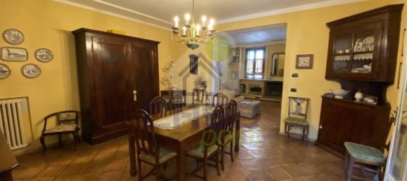 4 bedrooms Villa in Luzzara, Italy No. 128243 9