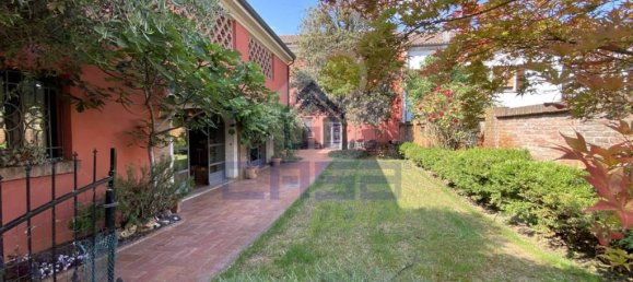 4 bedrooms Villa in Luzzara, Italy No. 128243 11