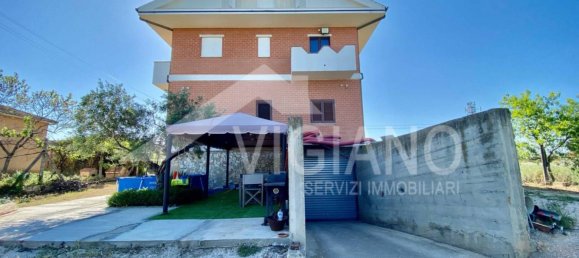 2 bedrooms Villa in Foggia, Italy No. 372854 18