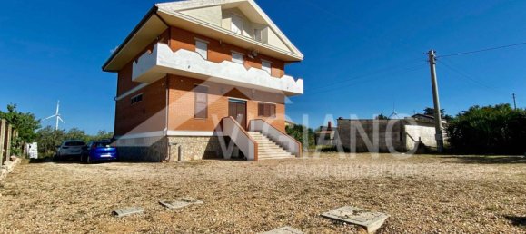 2 bedrooms Villa in Foggia, Italy No. 372854 6