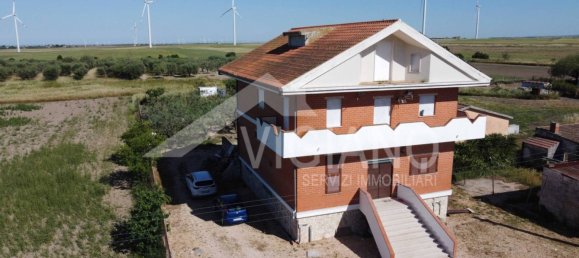2 bedrooms Villa in Foggia, Italy No. 372854 3