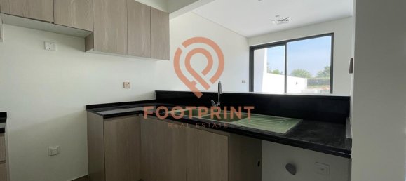 4 Schlafzimmer Villa in Dubai, UAE, Nr. 23761 10