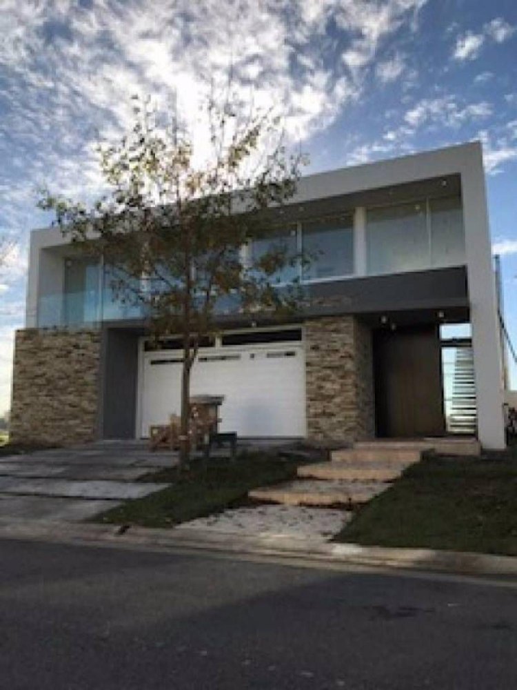 4 bedrooms House in Tigre, Argentina No. 62370