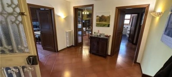 8 rooms House in Montespertoli, Italy No. 32612 4
