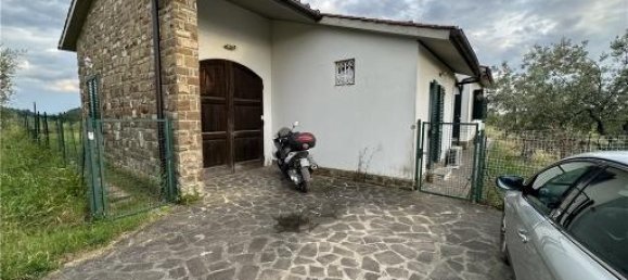 8 rooms House in Montespertoli, Italy No. 32612 2