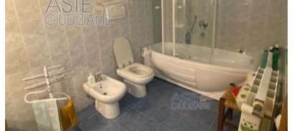 7 bedrooms House in Pistoia, Italy No. 342629 2