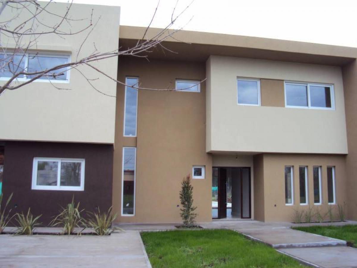 4 bedrooms House in Escobar, Argentina No. 11663