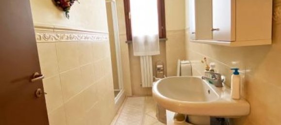 3-salle Appartement à Buggiano, Italy No. 36078 3