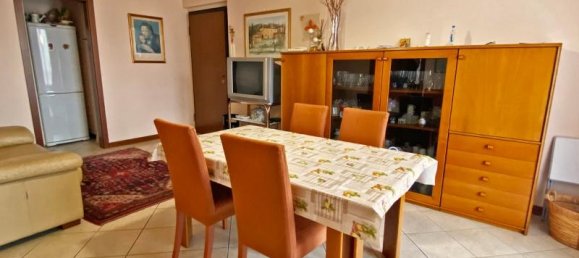 3-salle Appartement à Buggiano, Italy No. 36078 6