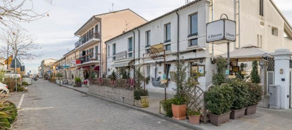 279m² Garage in Cervia, Italy No. 323600 28