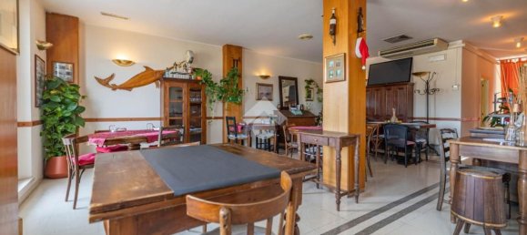 279m² Garage in Cervia, Italy No. 323600 9