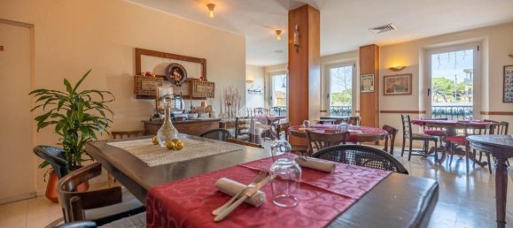 279m² Garage in Cervia, Italy No. 323600 14