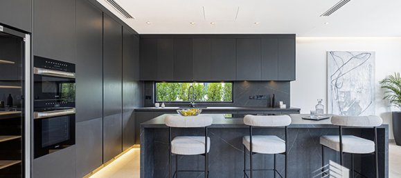 Вилла с 4 спальнями в Jumeirah Islands, ОАЭ № 18596 14