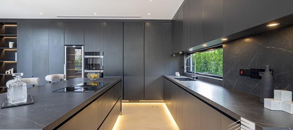 Вилла с 4 спальнями в Jumeirah Islands, ОАЭ № 18596 16