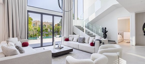 Вилла с 4 спальнями в Jumeirah Islands, ОАЭ № 18596 11