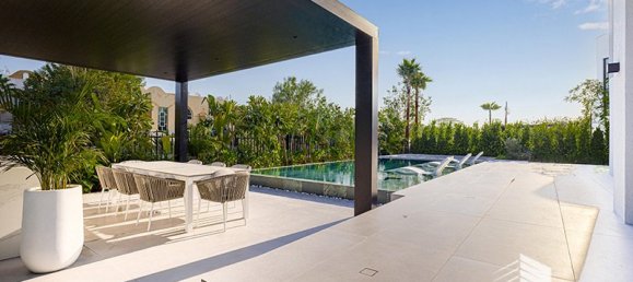 Вилла с 4 спальнями в Jumeirah Islands, ОАЭ № 18596 6