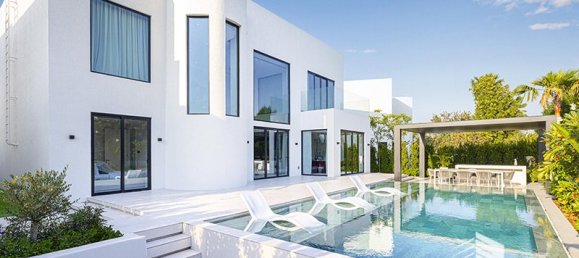 Вилла с 4 спальнями в Jumeirah Islands, ОАЭ № 18596 20