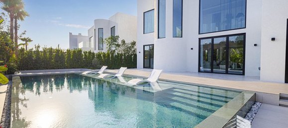 Вилла с 4 спальнями в Jumeirah Islands, ОАЭ № 18596 9