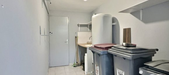 67m² Commercial property in Wattrelos, France No. 221627 4