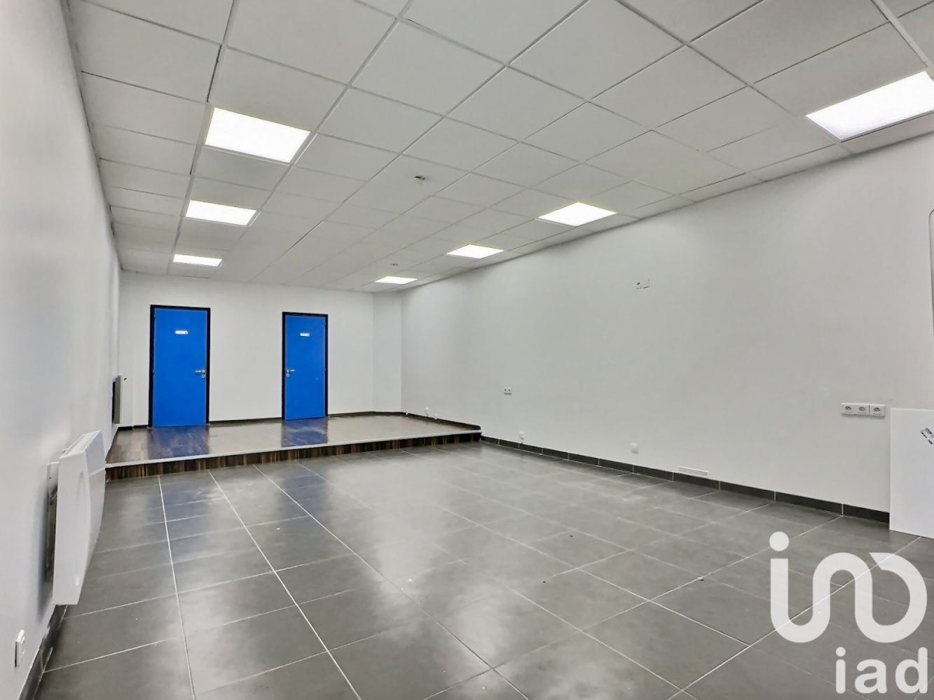 67m² Commercial property in Wattrelos, France No. 221627