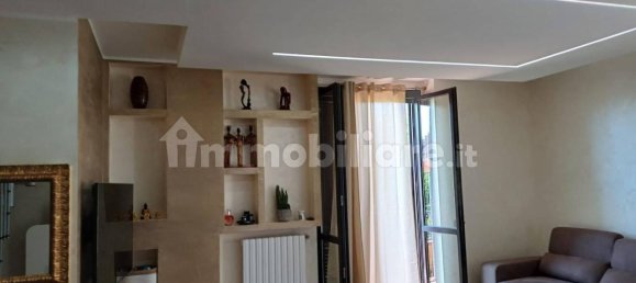 Apartamento de 3 dormitorios en Treviglio, Italy No. 303280 2