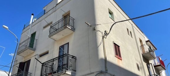 Квартира с 3 комнатами в Челье Мессапика, Италия № 113442 4