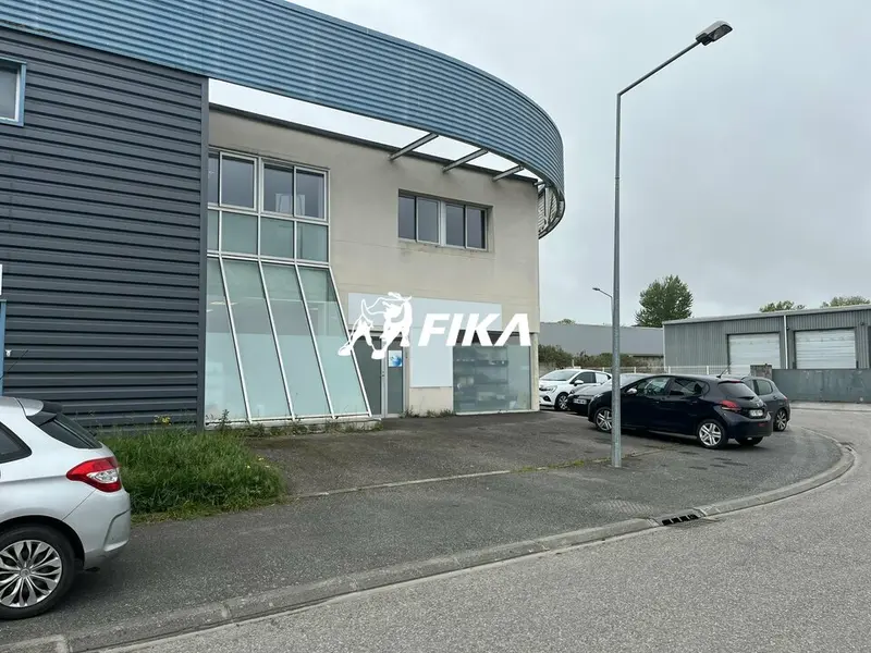Propiedad comercial en Pechbonnieu, France 486 m² No. 346132