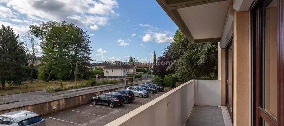 2 chambres Appartement à Bourgoin-Jallieu, France No. 288379 7