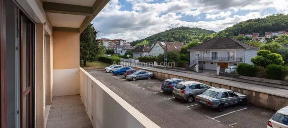 2 chambres Appartement à Bourgoin-Jallieu, France No. 288379 6