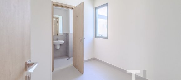 Villa T4 em Al Furjan, UAE N.º 94311 13