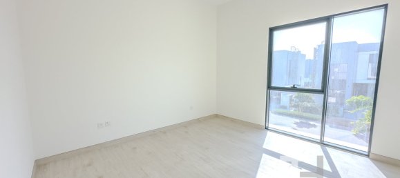 Villa T4 em Al Furjan, UAE N.º 94311 26