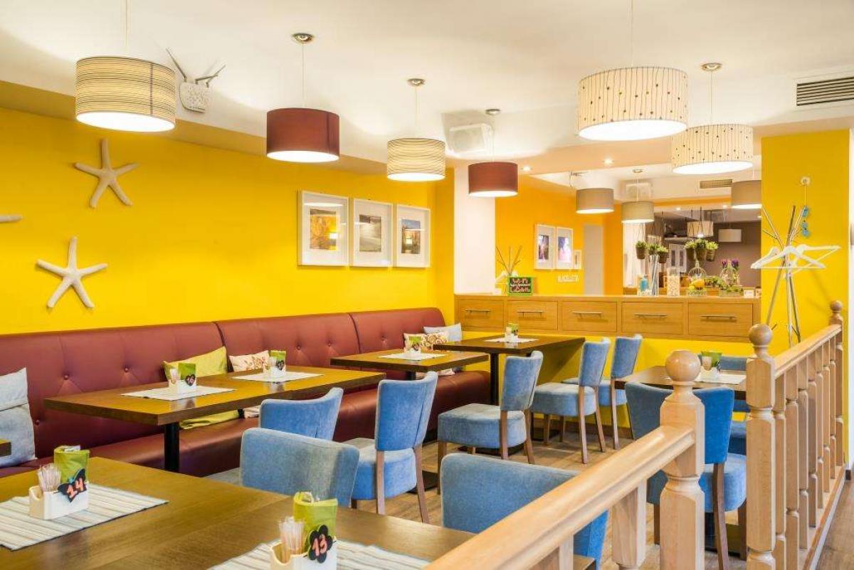 200m² Cafe / restaurant in Milan, Italy No. 563