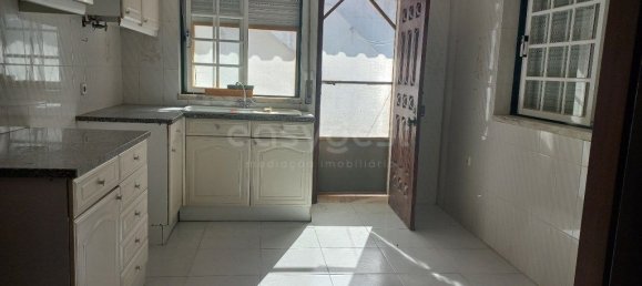 2 bedrooms House in Santarem, Portugal No. 207680 2