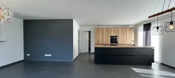 4 rooms House in Erlangen-Hochstadt, Germany No. 324899 3