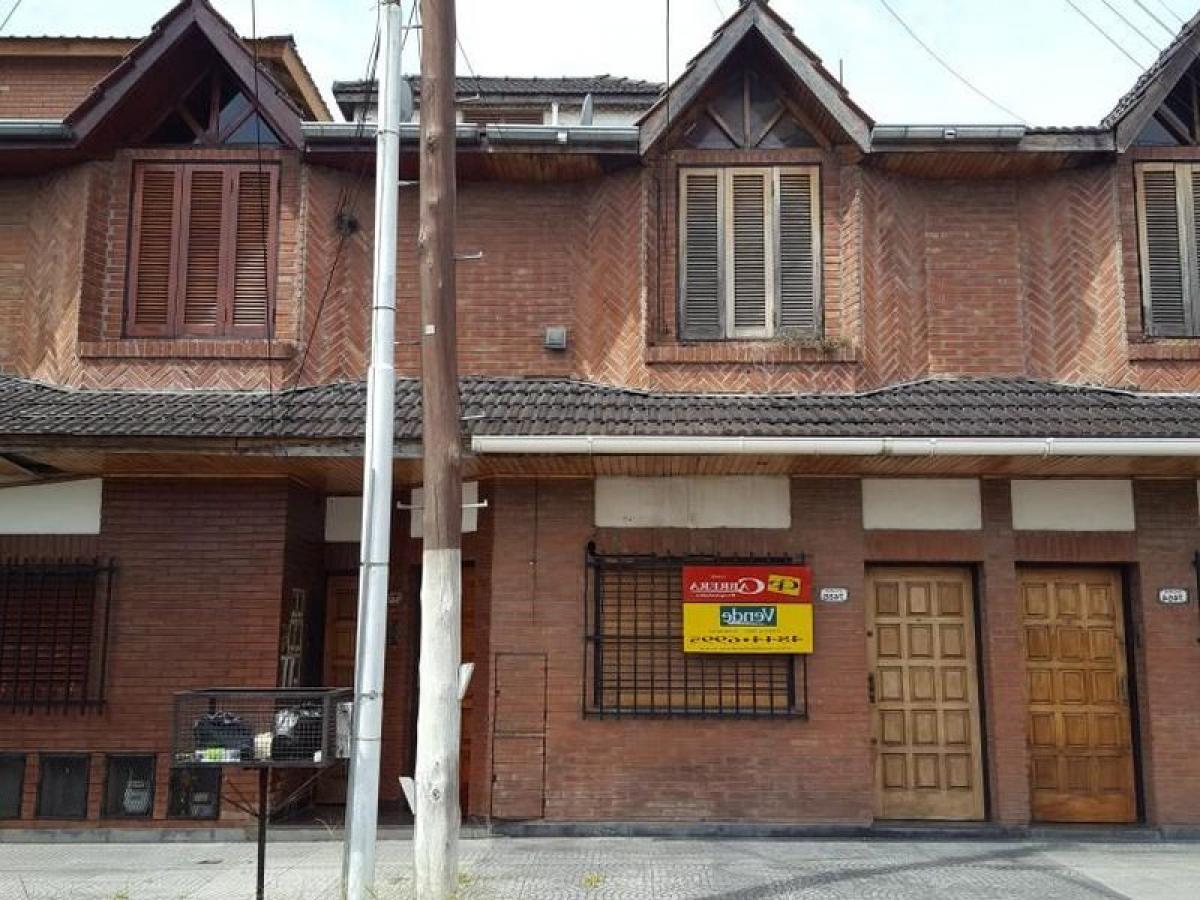 2 bedrooms House in Tres de Febrero, Argentina No. 6252