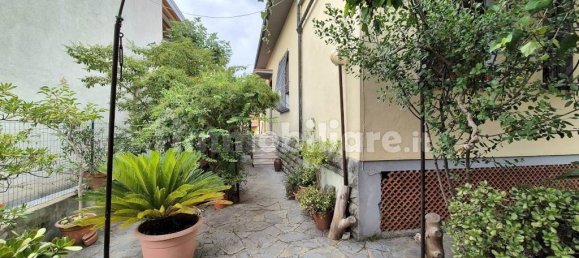 4 bedrooms House in Calenzano, Italy No. 324449 4