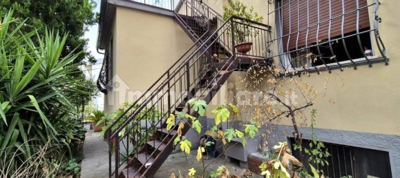 4 bedrooms House in Calenzano, Italy No. 324449 2